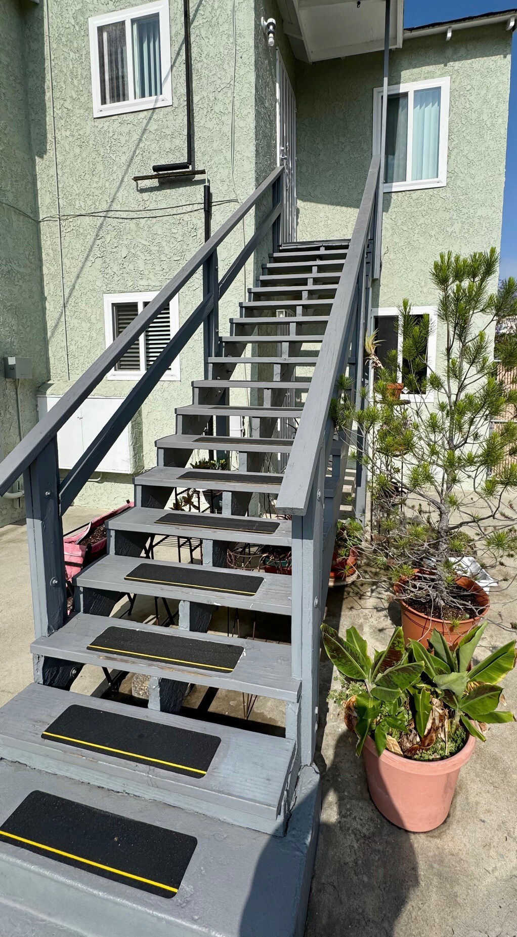 Back Stairs - 5424 Vantage Ave