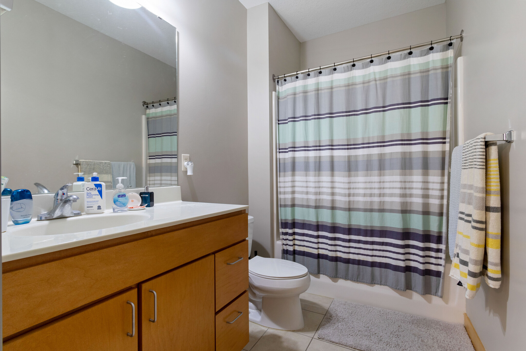 Master Bath - 2600 University Ave SE