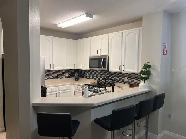 Building Photo - 326 Chelsea Dr