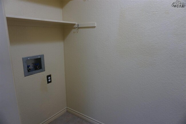 Building Photo - 4710 Brookdale Dr