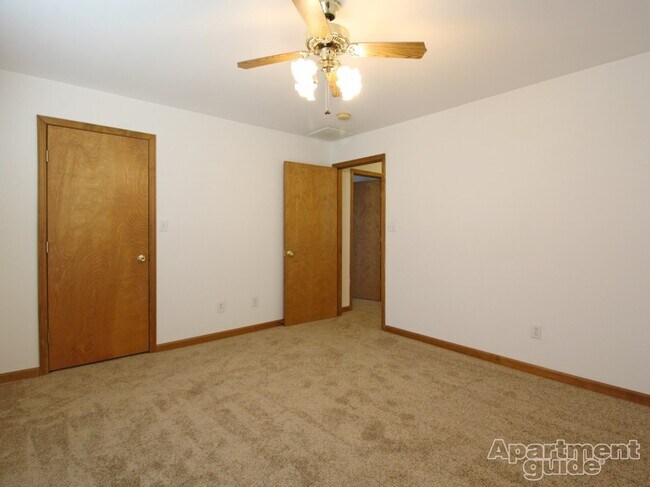 Building Photo - 1449 Wilshire Cir
