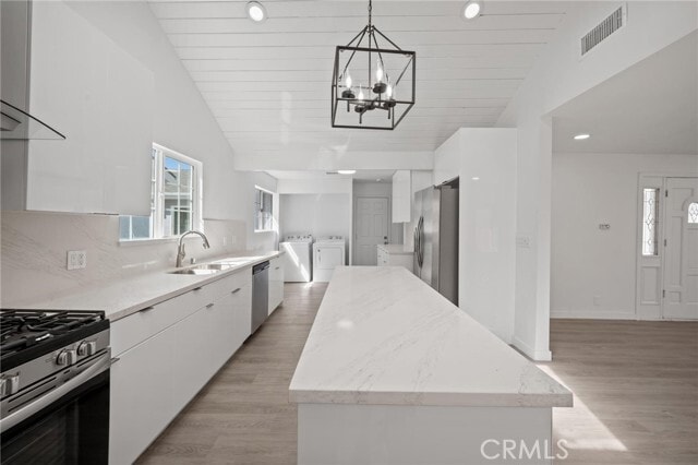 Building Photo - 7445 Balcom Ave