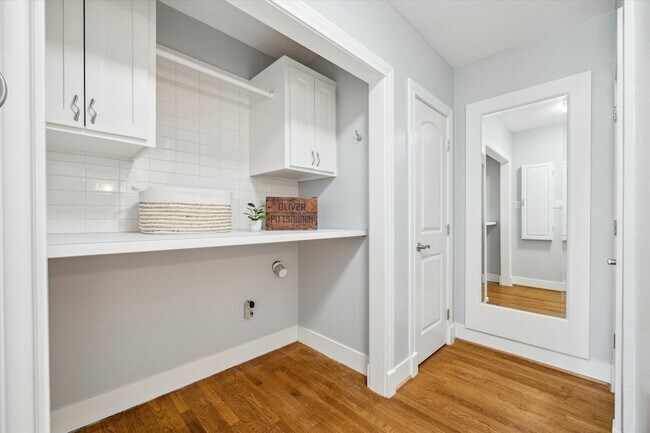 Building Photo - 2108 Branard St
