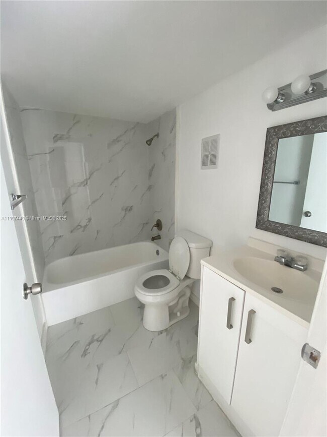 Building Photo - 605 NW 72nd Ave