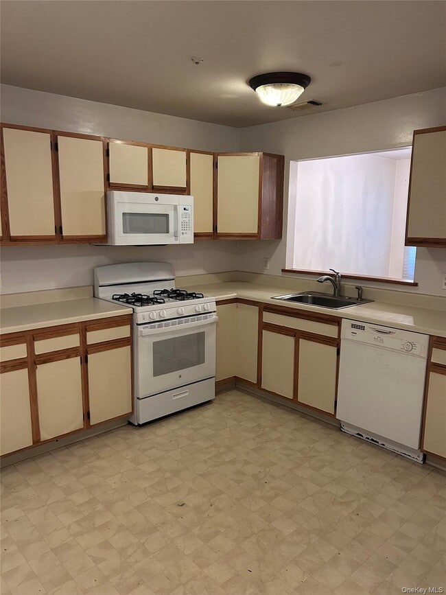 Building Photo - 6 Olde Wagon Rd