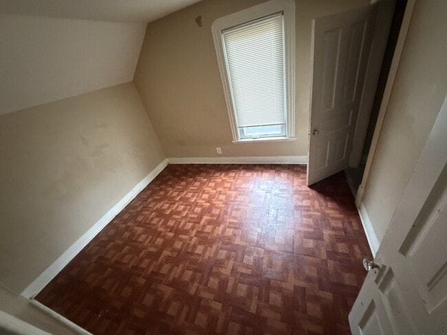 Building Photo - 2647 Fremont Ave N