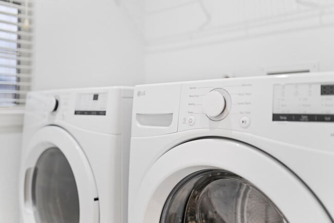 Building Photo - 313 Sweet Leaf Ln