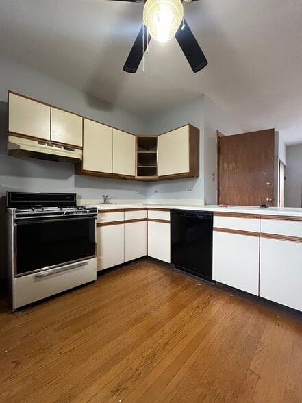 Primary Photo - 5203 N Wayne Ave