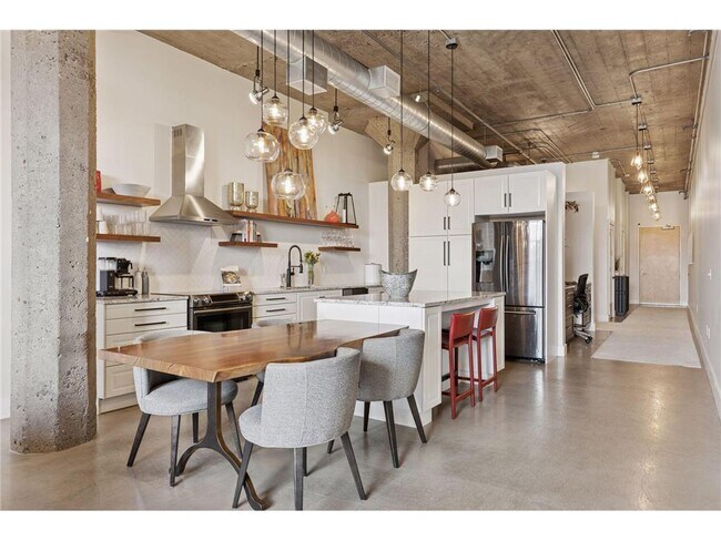 Primary Photo - 718 N Washington Ave