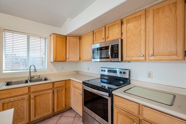 Building Photo - Beautifully Updated 4-Bedroom Home with Easy Access to Loop 101!