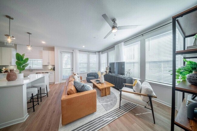 Building Photo - 3020 Base Blvd