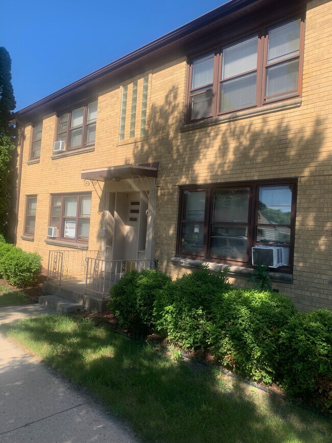 Primary Photo - 3645 N 91st St