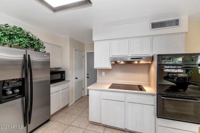 Building Photo - 10303 W Prairie Hills Cir