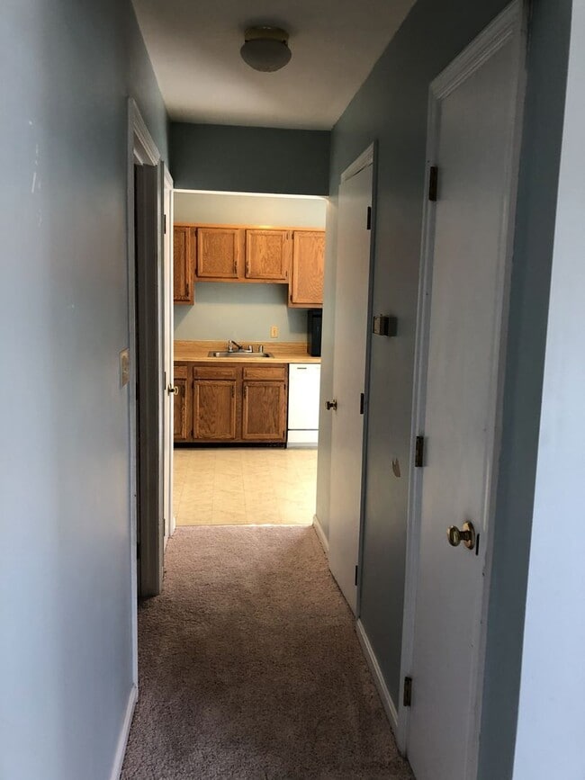 Building Photo - Stafford End Unit Townhouse