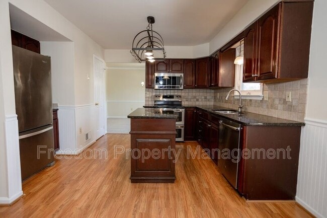 Building Photo - 8768 Tomislav St