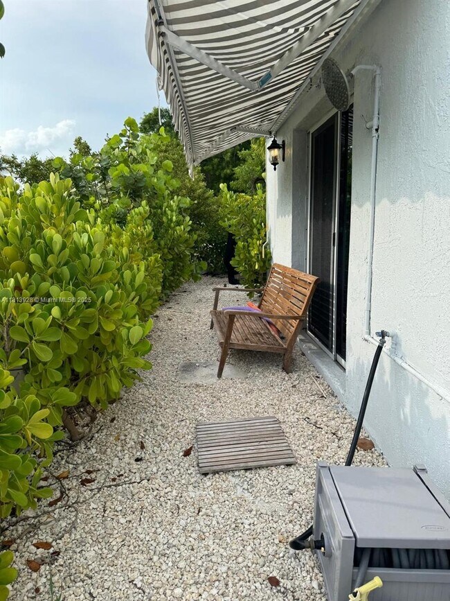 Building Photo - 1301 Grouper Dr