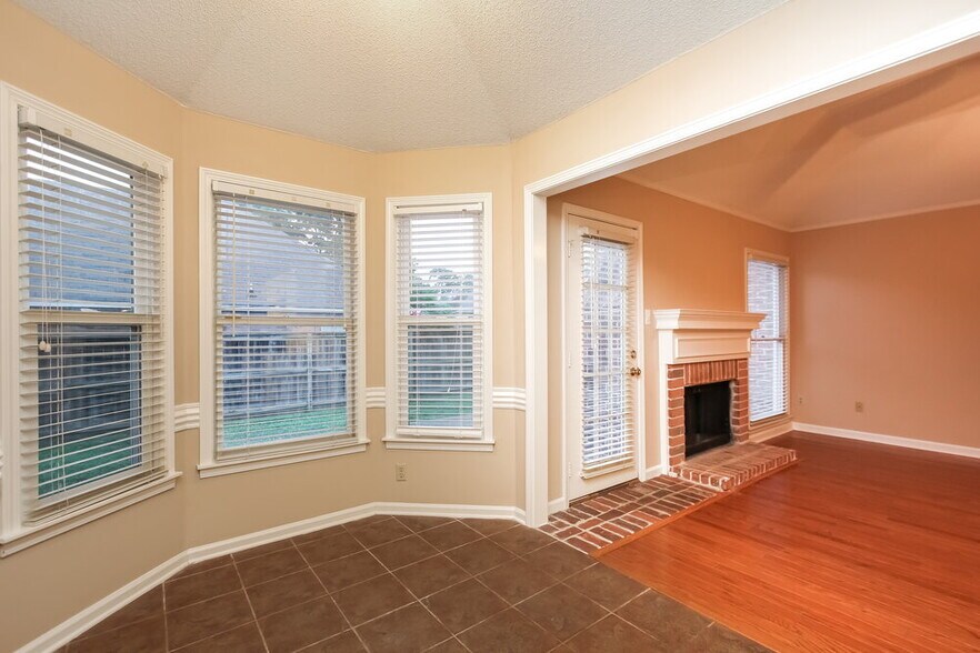 Building Photo - 7576 Dexter Run Cir