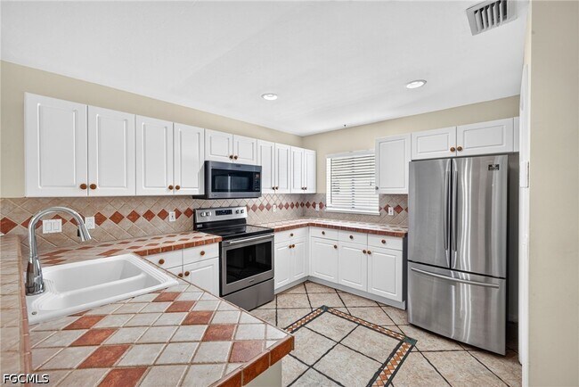 Building Photo - 1632 SW 43rd Terrace