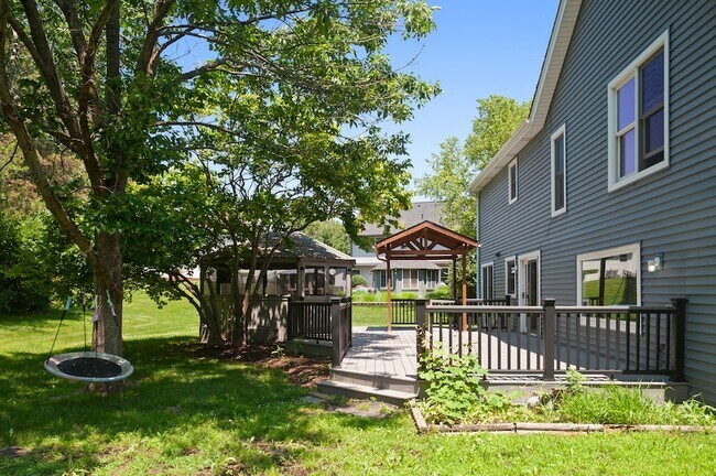 Building Photo - 310 Chesterfield Ln