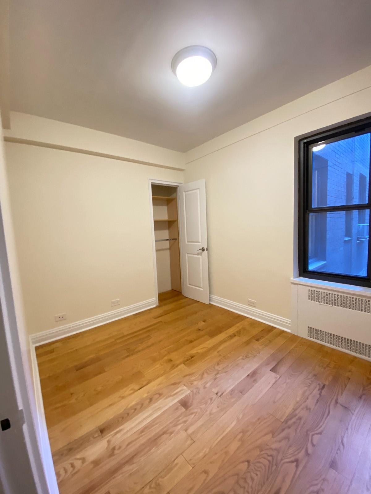 Building Photo - 141 E 56th St