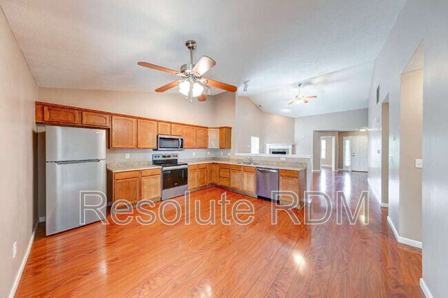 Building Photo - 2665 Foxbriar Pl