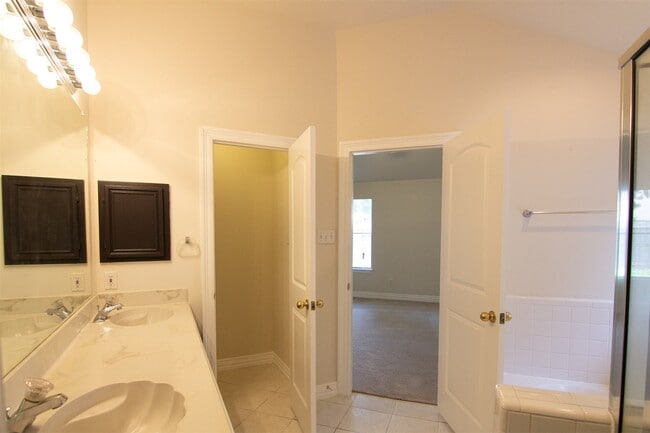 Building Photo - 12242 Kleinmeadow Dr