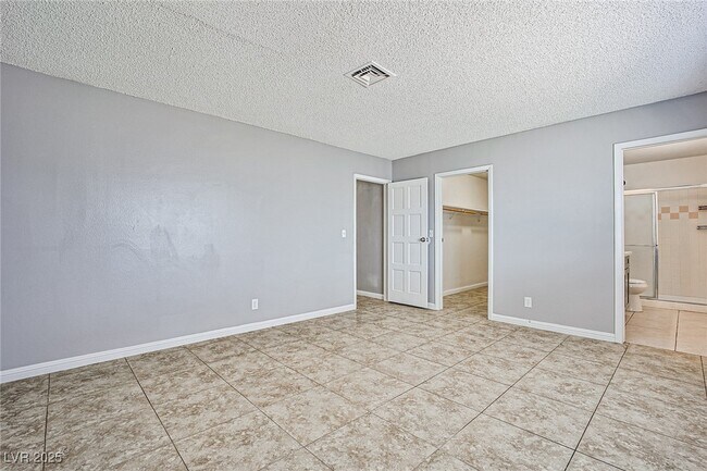 Building Photo - 4652 Troy Pl