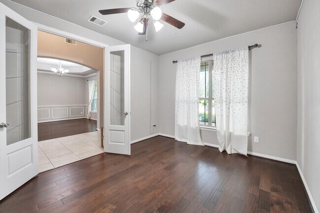 Building Photo - 6723 Mossridge Dr