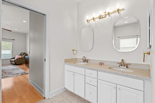 Building Photo - 15604 Durango Cir