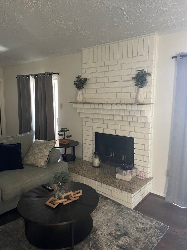 Building Photo - 10555 Turtlewood Ct