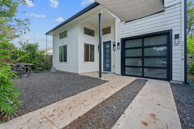 Building Photo - 2711 Willow St