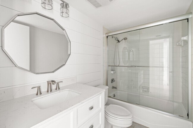 Building Photo - 343 Oak Harbour Dr