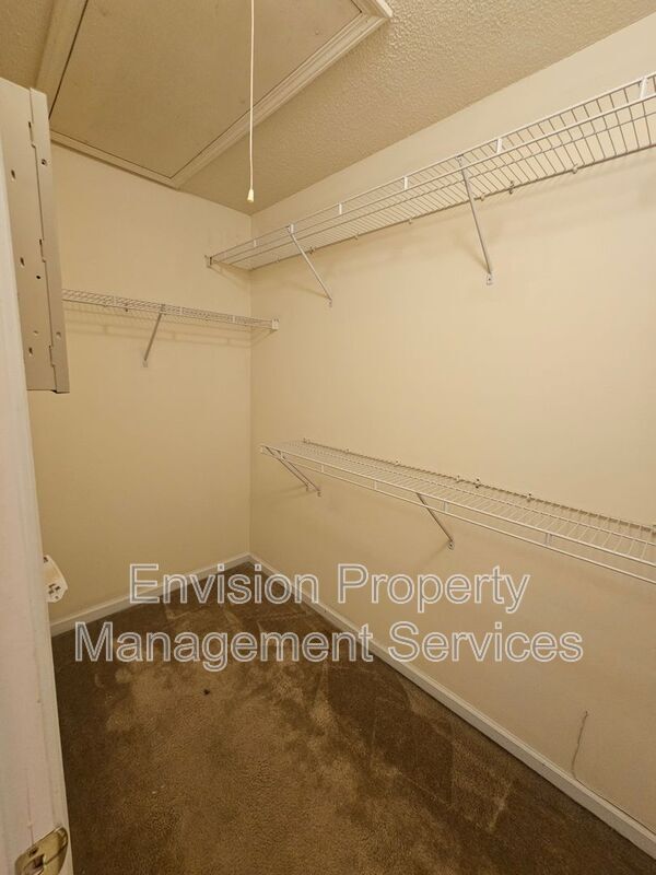 Building Photo - 3989 Meadow Glen Way