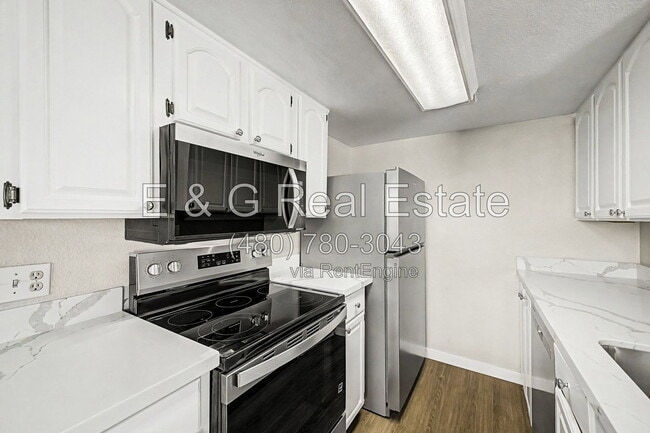 Building Photo - 17009 E Calle Del Oro