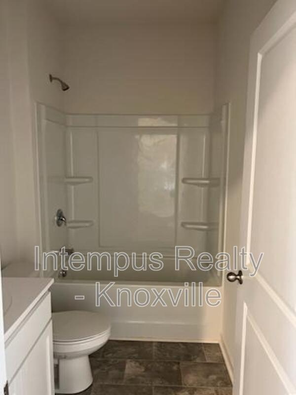 Building Photo - 1311 Hampton Pl Cir