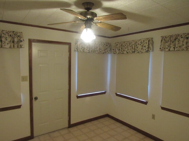 Building Photo - Questions call Peggy Goodman 501 676 1758