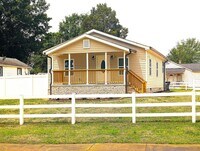 Building Photo - 100% Updated Home!  Sterling Elementary School! Easy Access I-485!
