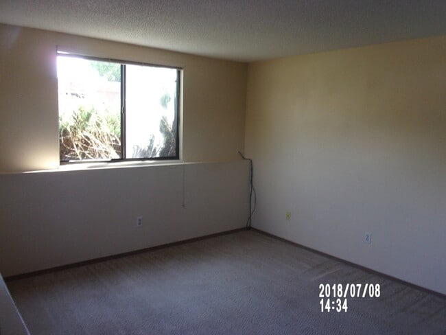 Building Photo - Littleton Ranch Style Townhome - 2 Bedroom...