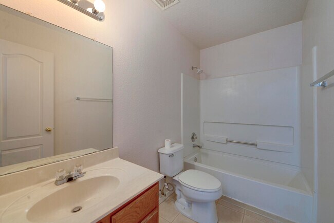 Building Photo - 3123 Mountainside Pkwy NE