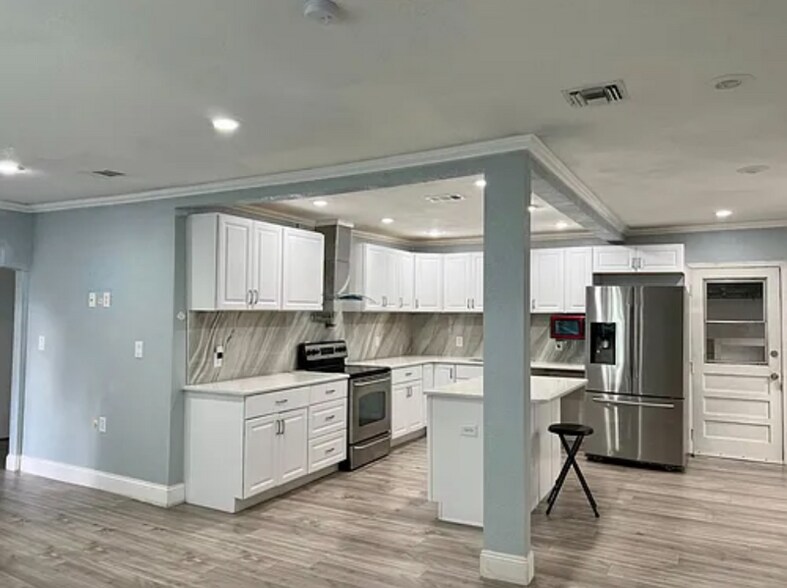 Building Photo - 2337 37th St S