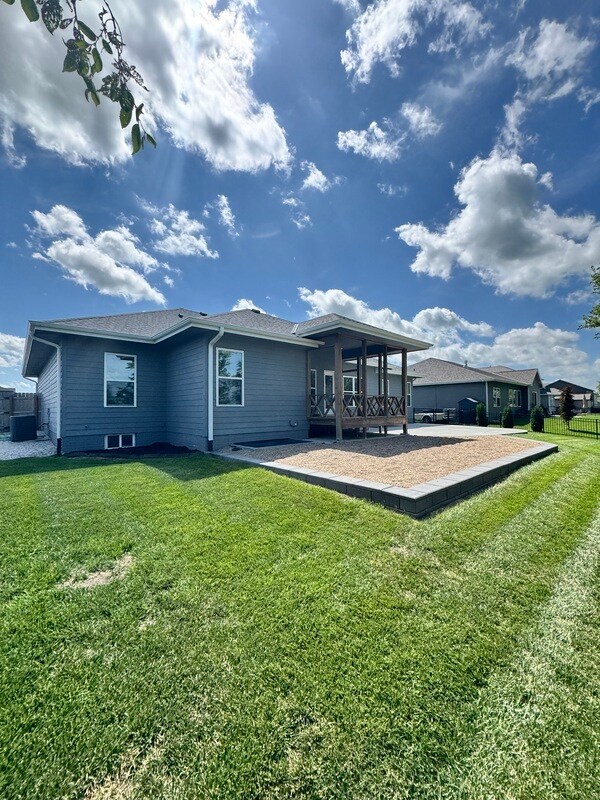 Building Photo - 240 N 32nd St