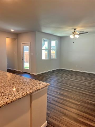 Building Photo - 900 Portina Dr