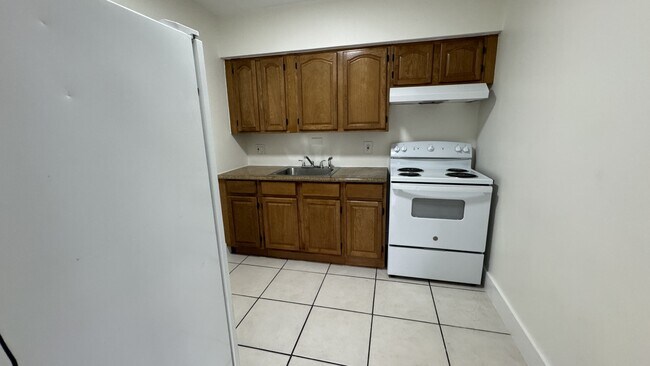 Building Photo - 840 S 63rd Ave