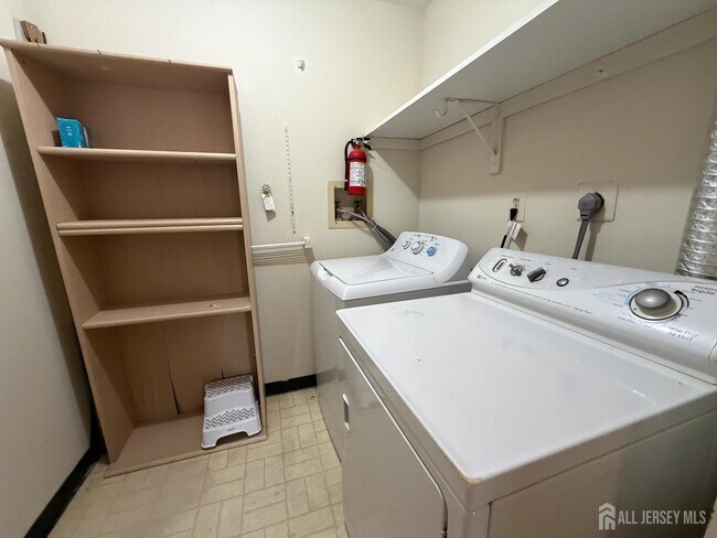 Building Photo - 9208 Tamarron Dr