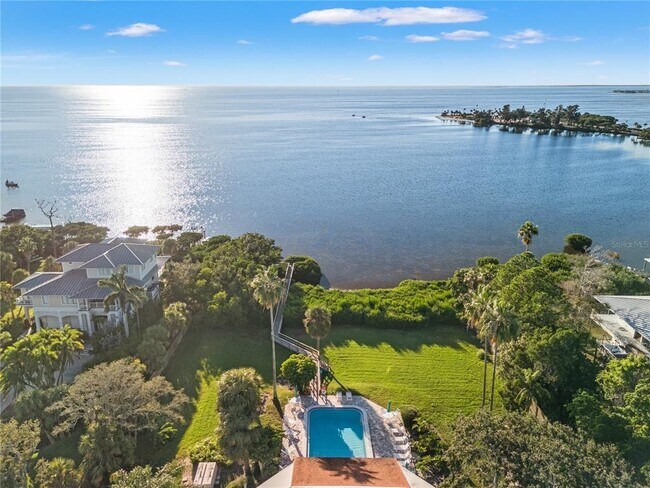 Building Photo - 300 S Florida Ave