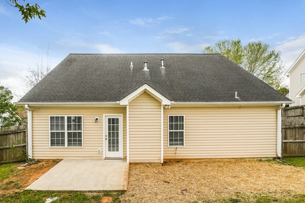Building Photo - 204 Lee Ct
