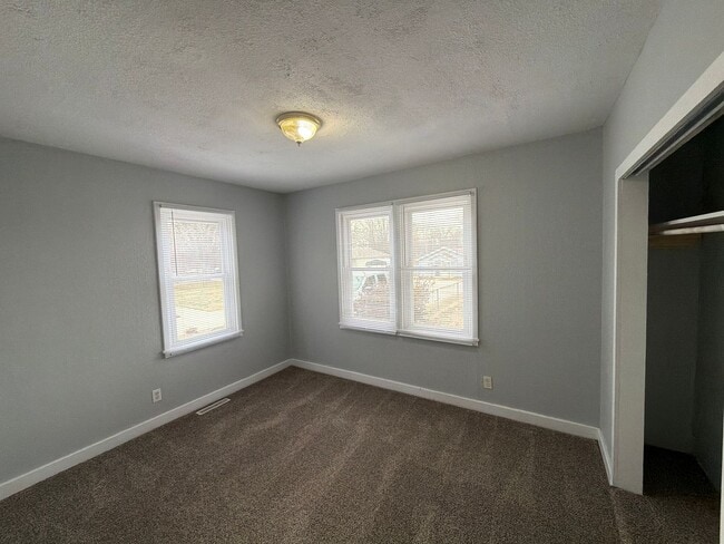 Building Photo - Welcome Home! Don’t Miss This One