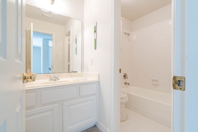 Building Photo - 12155 Cielio Bay Ln