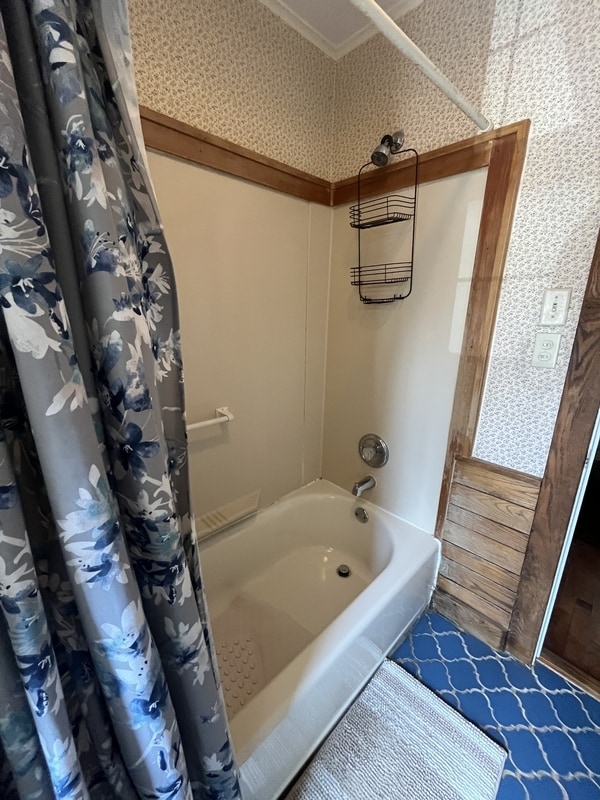 Building Photo - 11 Maple Ave