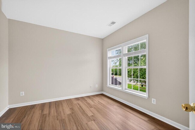 Building Photo - 42071 Pepperbush Pl